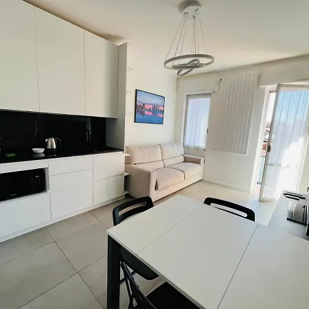 Pericle 5 Apartment-3
